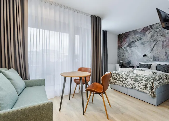 Stylowe Studio Very Berry W Poznaniu Z Parkingiem I Balkonem By Noclegi Renters