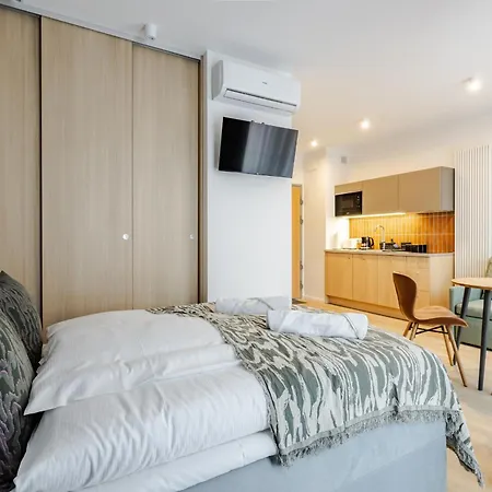 Stylowe Studio Very Berry W Poznaniu Z Parkingiem I Balkonem By Noclegi Renters Zewnętrze zdjęcie