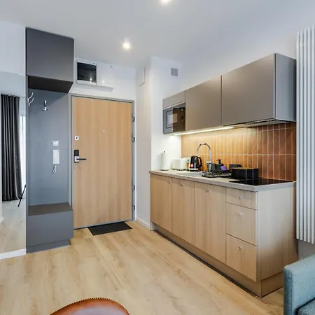 Stylowe Studio Very Berry W Poznaniu Z Parkingiem I Balkonem By Noclegi Renters Zewnętrze zdjęcie